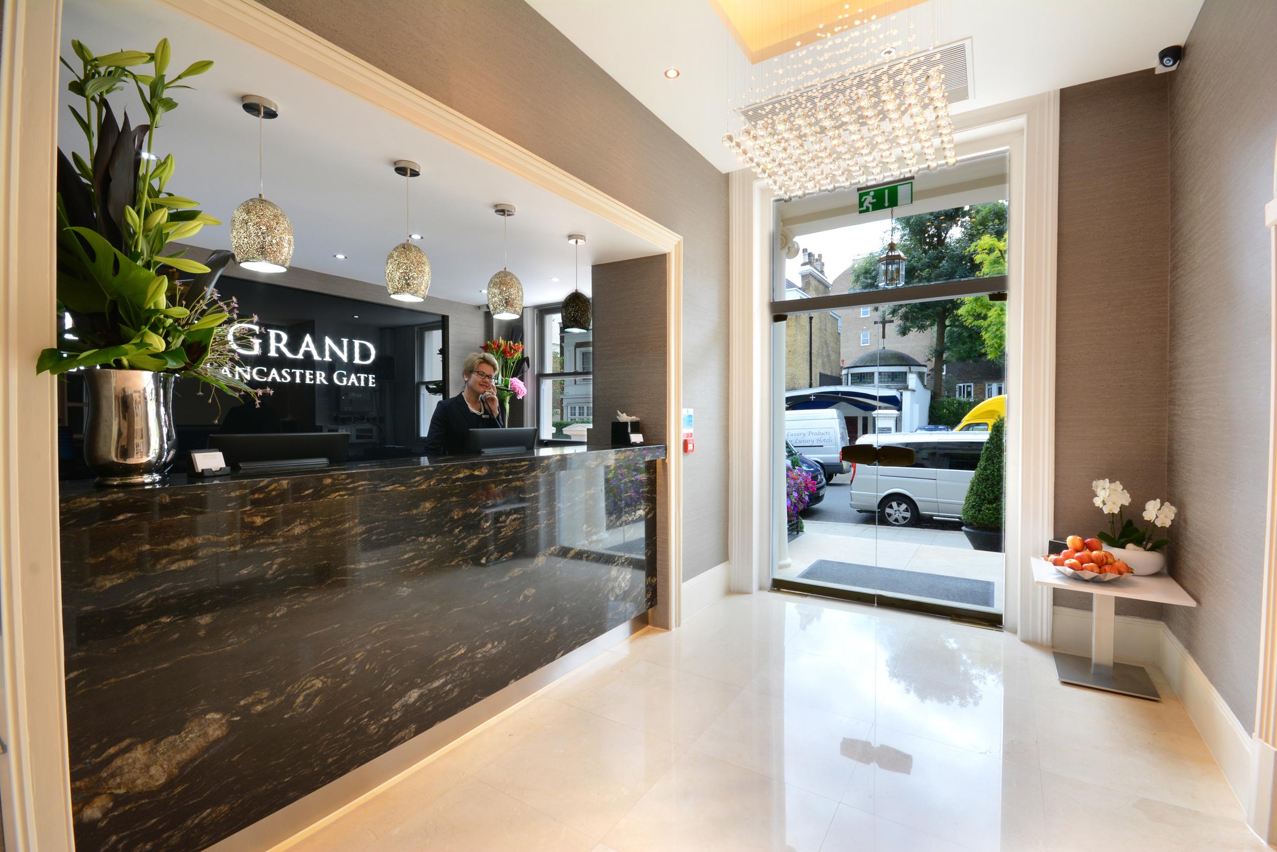 Park Grand London Lancaster Gate Hotel Exterior foto The hotel's reception