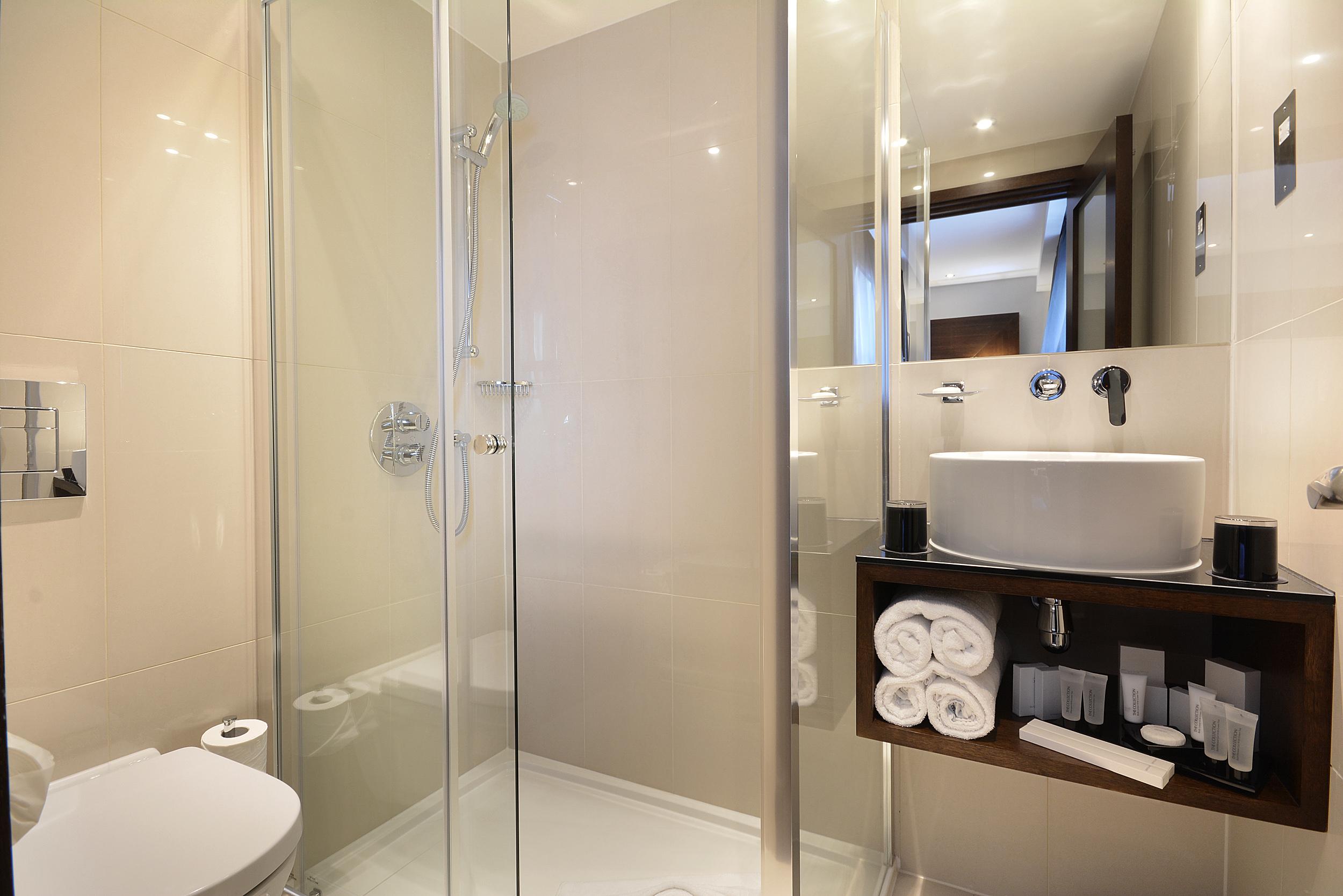 Park Grand London Lancaster Gate Hotel Exterior foto A shower cubicle