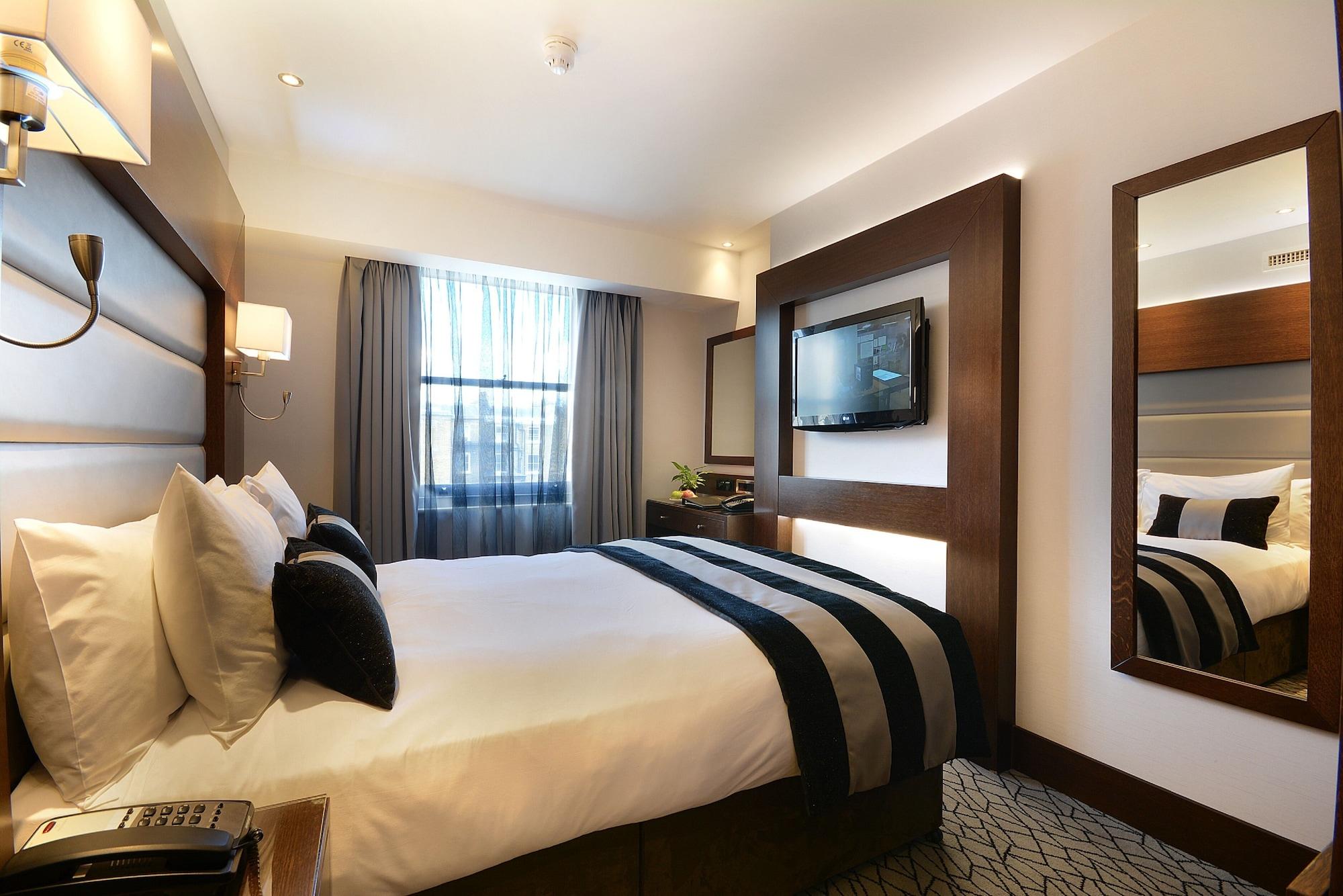 Park Grand London Lancaster Gate Hotel Exterior foto A bedroom at the hotel