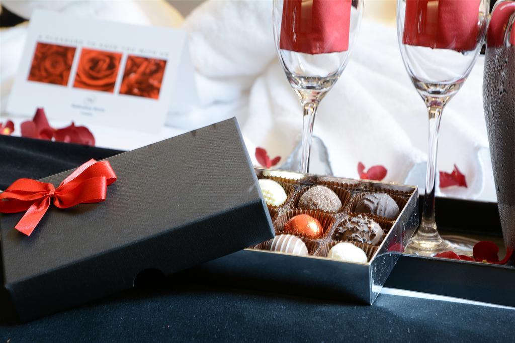 Park Grand London Lancaster Gate Hotel Exterior foto A box of chocolates