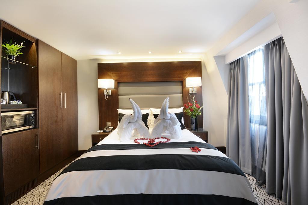 Park Grand London Lancaster Gate Hotel Exterior foto A bedroom at the hotel