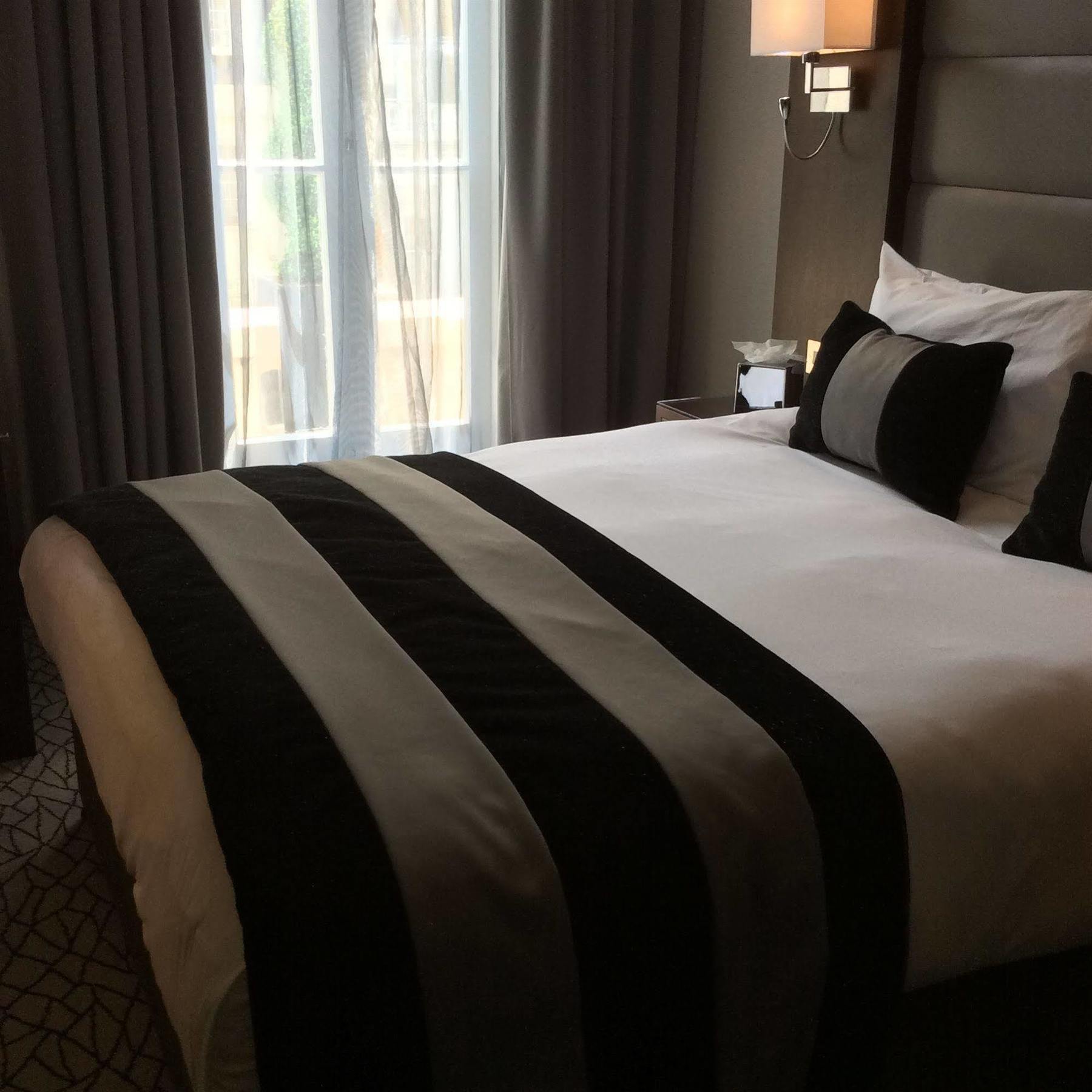 Park Grand London Lancaster Gate Hotel Exterior foto A bed runner